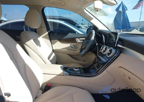 2019 Mercedes-Benz Glc 300 from USA, damaged, VIN WDC0G4JB2KV123804